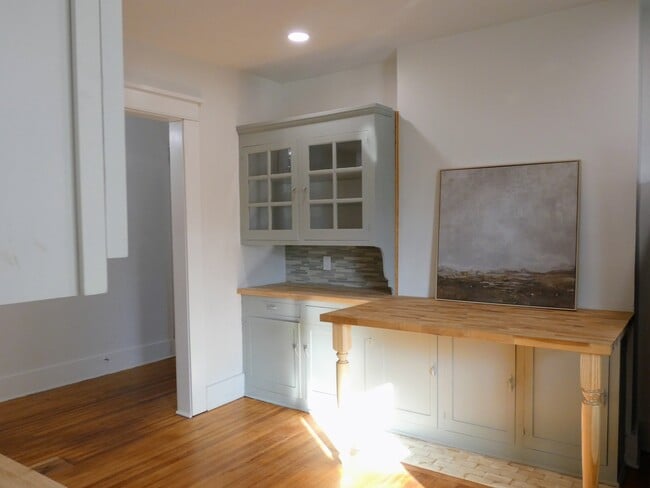 Building Photo - 1223 N Highland Ave