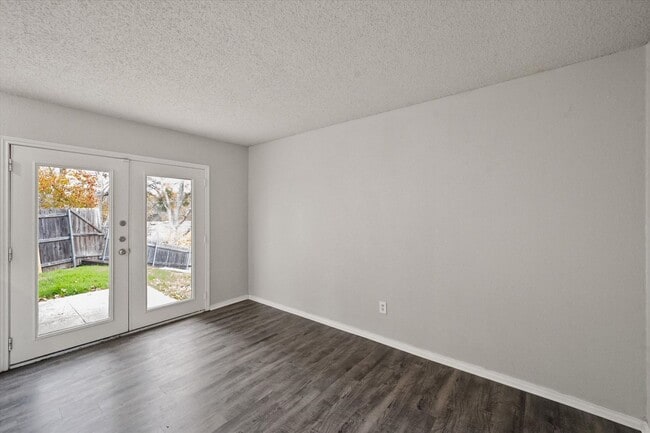 Building Photo - Lake Arlington area 4 bedroom with large yard