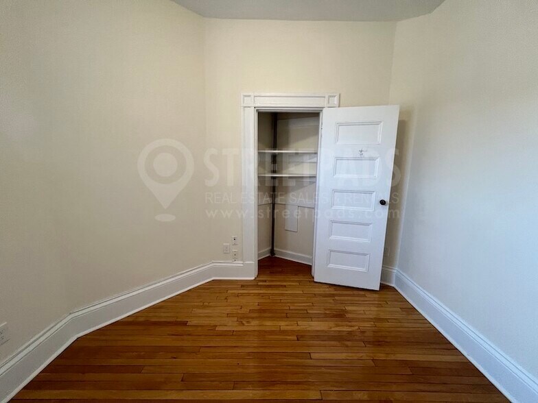 Building Photo - 2 Ware St