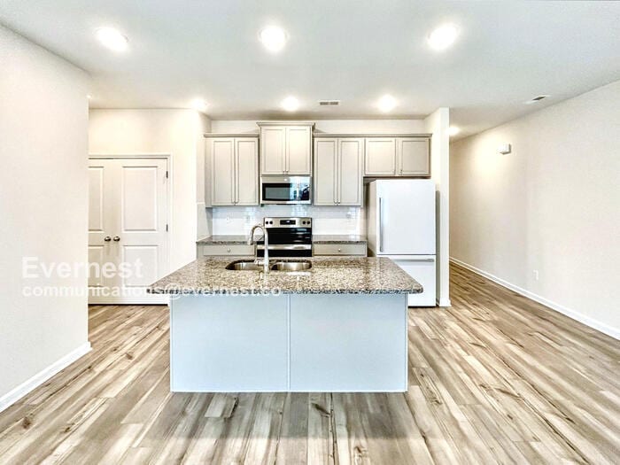 Building Photo - 4708 Fairfax Dr