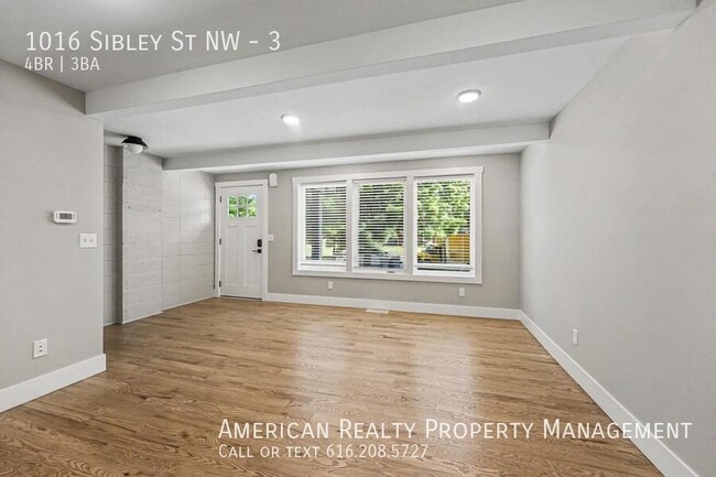 Building Photo - 1016 Sibley St NW