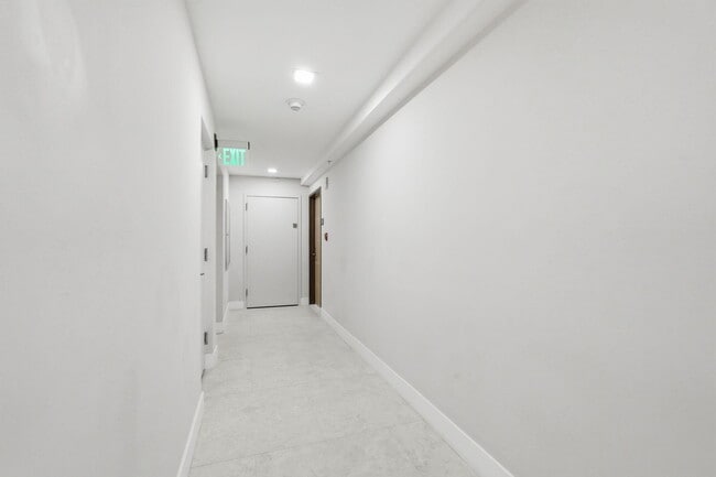 Building Photo - 5460 N Ocean Dr