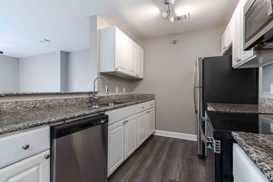 Building Photo - 73TwentyFive