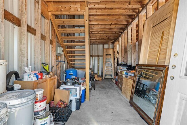 Building Photo - 110 Lakewood Dr