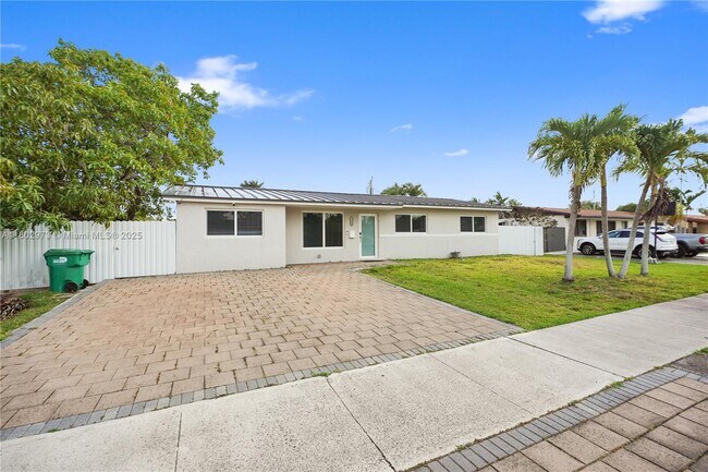 Building Photo - 10501 SW 53rd St