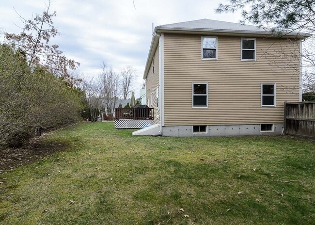 Building Photo - 2 Minuteman Ln