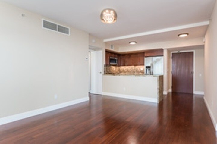View of the kitchen area - 500 W Harbor Dr