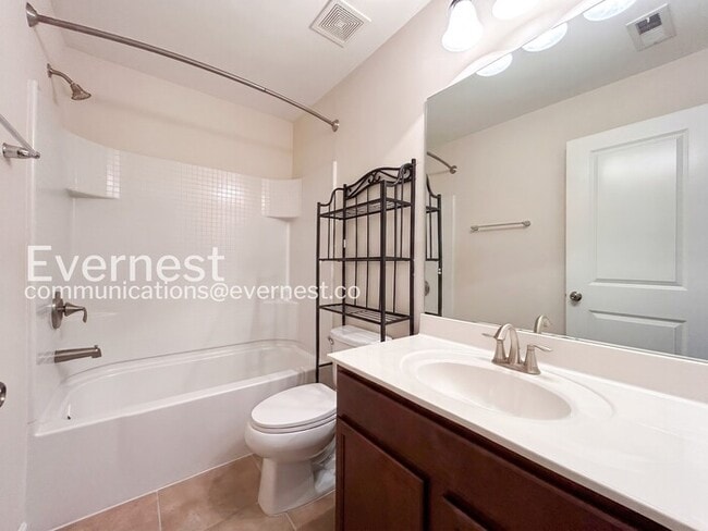 Building Photo - 3 Bed, 2.5 Bath Home with Attached Garage / Available Now!