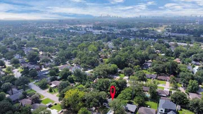 Building Photo - 2107 Wakefield Dr