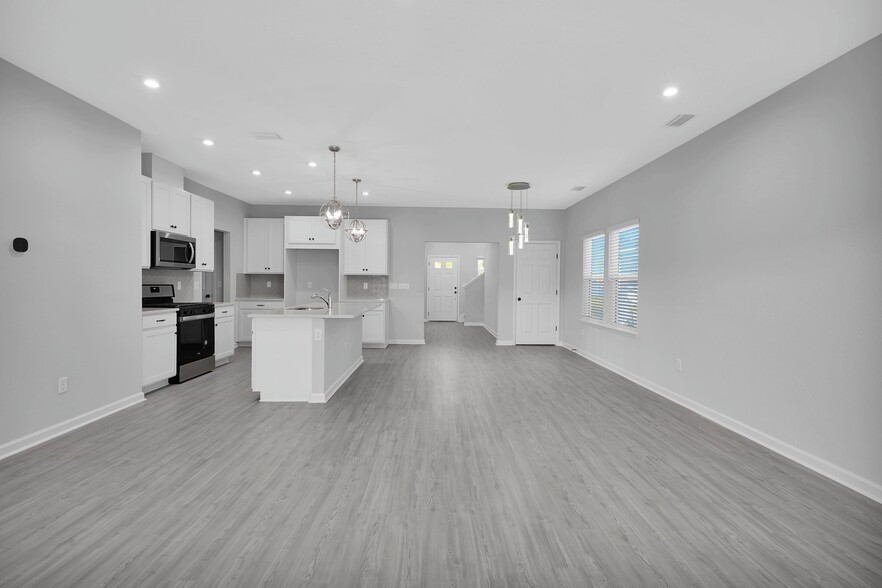 Building Photo - 162 Dahlia Falls Dr