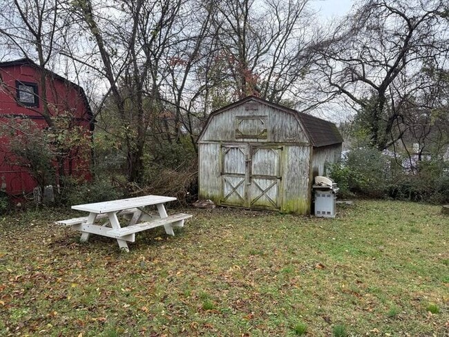 Building Photo - East Nashville Cottage - 2 Bedroom - Private Backyard