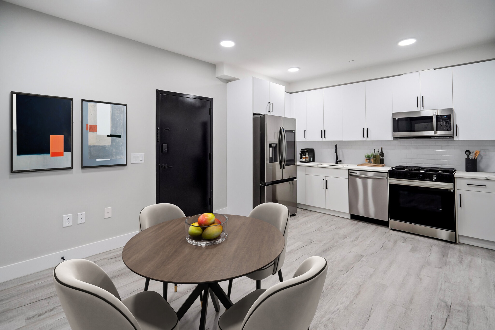 Living - 80 Romaine Ave