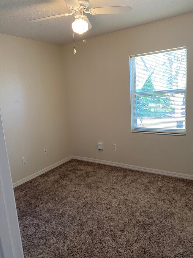 Building Photo - 10 Tanglewood Ct