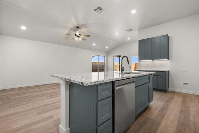 Building Photo - Beautiful New Build Home in Cypress Ranch!