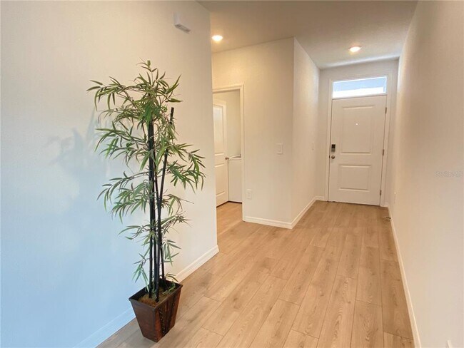 Building Photo - 32354 Weathered Oak Dr