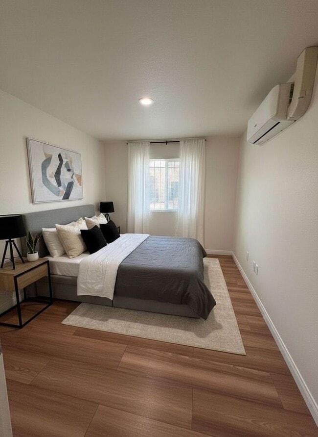 Building Photo - 8637 S Hoover St