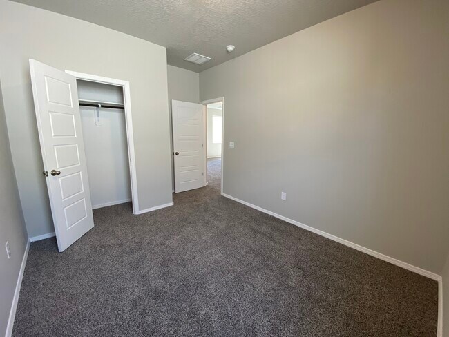 Building Photo - 4806 Mount Salas St NE
