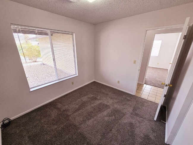 Building Photo - Spacious 4-Bedroom Oasis with Elegant Granite Touches in Vibrant Las Vegas!