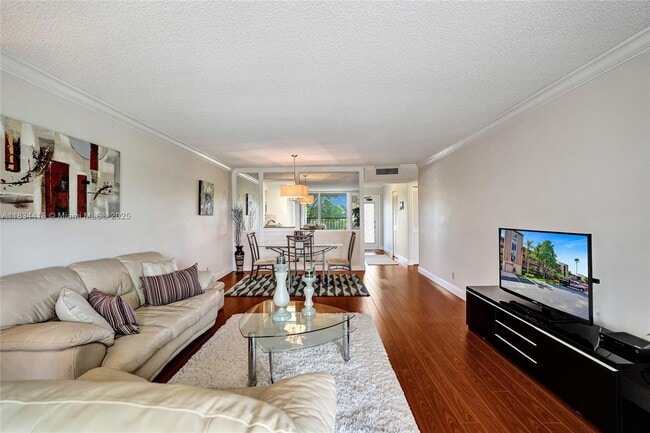 Building Photo - 370 NW 76th Ave