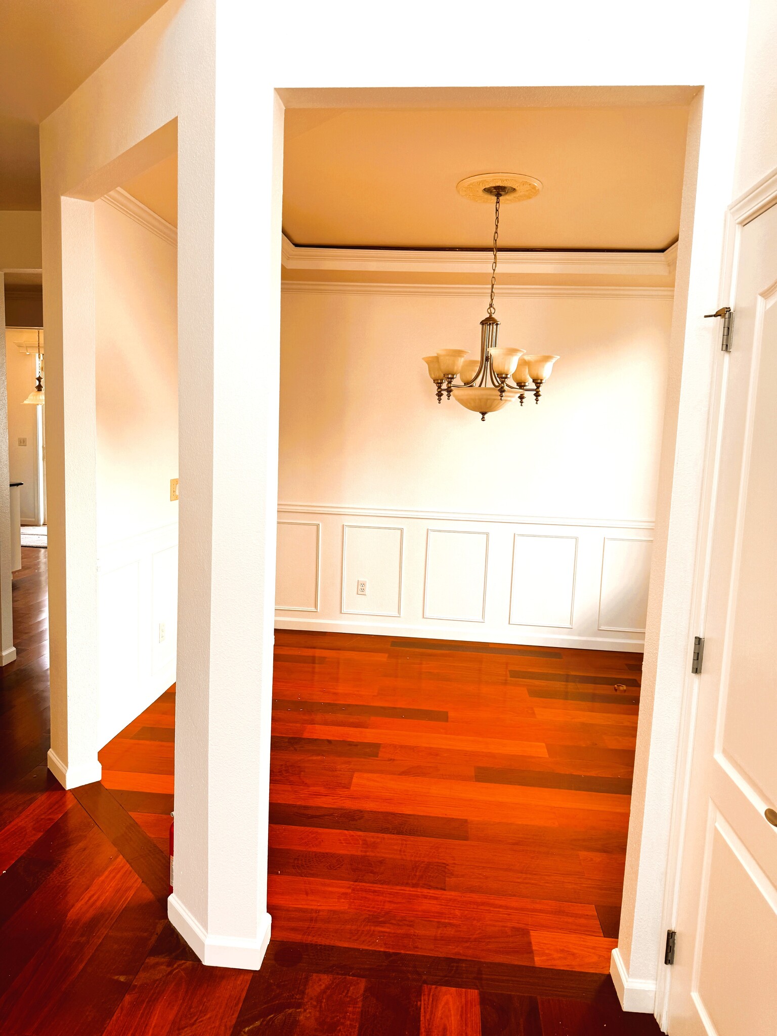Formal Dining Room - 18314 115th Ave E