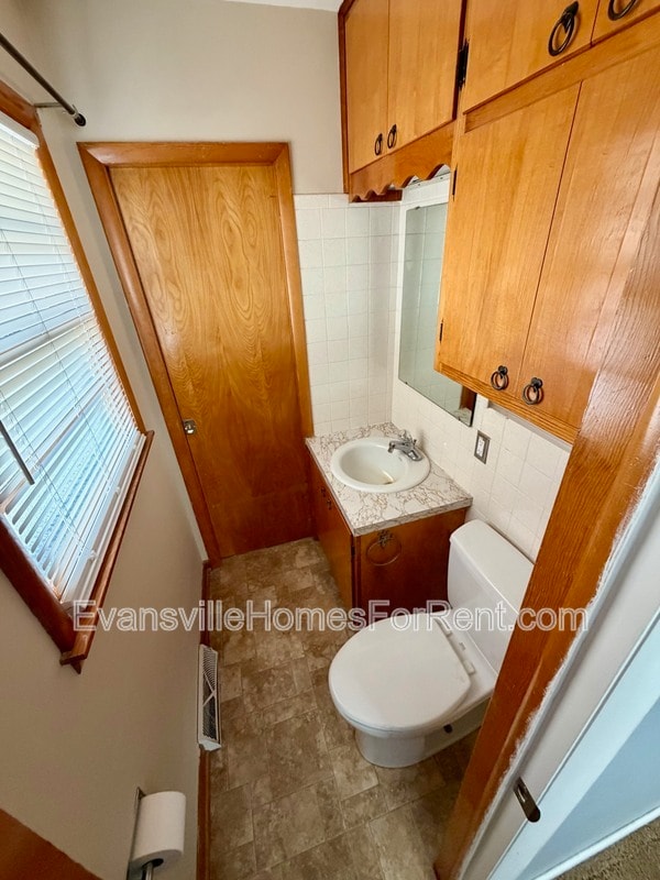 Building Photo - 3600 Sweetser Ave