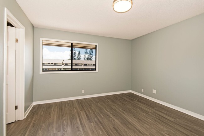 Building Photo - Kuahelani Apts 2BD/2.5BA/2 parking