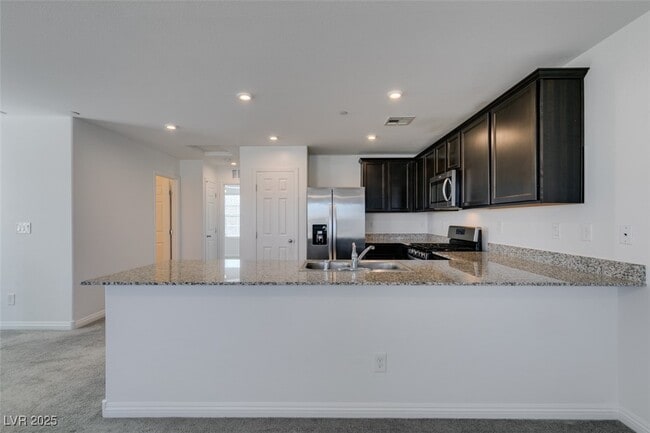 Building Photo - 5164 Steep Cliffs Ave