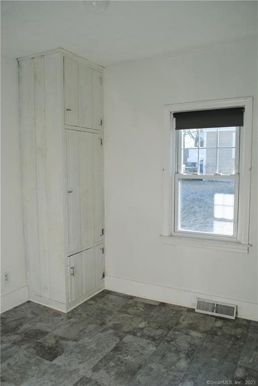 Building Photo - 38 Mohican Rd