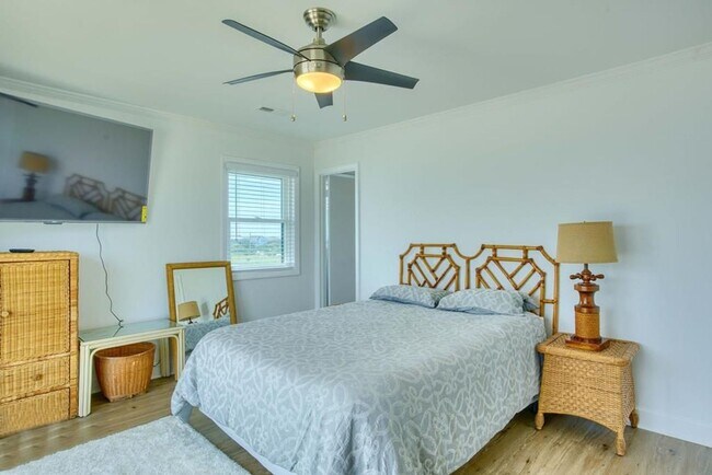 Building Photo - OCEANFRONT FURNISHED OFF-SEASON MONTHLY RENTAL - AVAILABLE NOW THROUGH MARCH '26