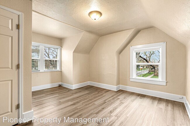 Building Photo - 2 br, 1.5 bath House - 415 E Colorado Ave