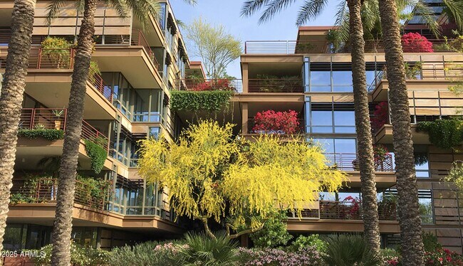 Building Photo - 7161 E Rancho Vista Dr