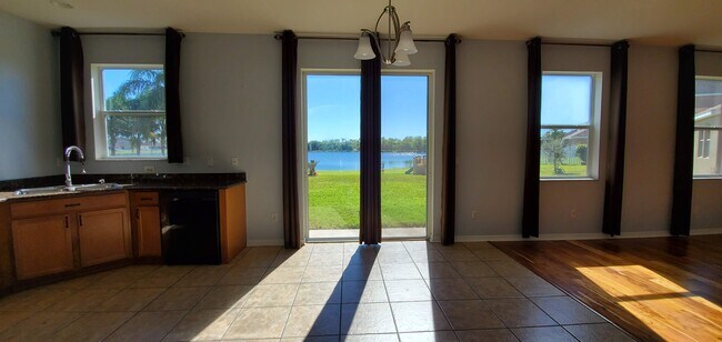 Building Photo - 811 Parker Den Dr