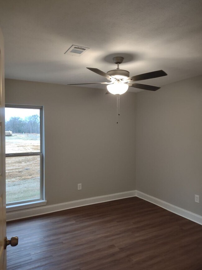 Building Photo - JUST REDUCED!! PLUS..***Move in Special..1...