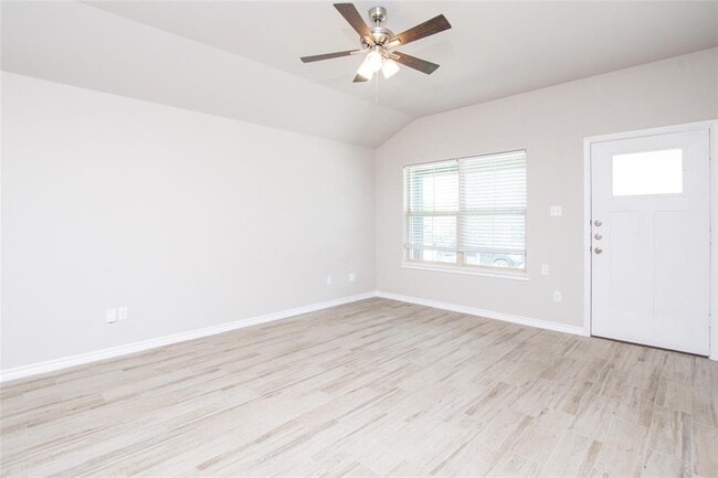 Building Photo - 344 Arnold Dr