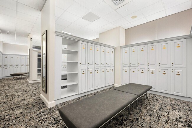 Building Photo - 5070 Lake Catalina Dr