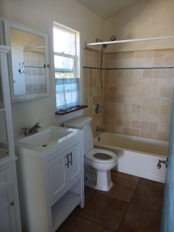 Building Photo - 550 Madera Ave