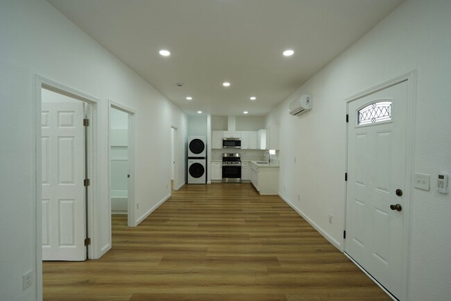 Building Photo - 3627 Harding St