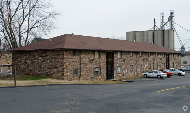Building Photo - 416-420 Bellbrook Ave