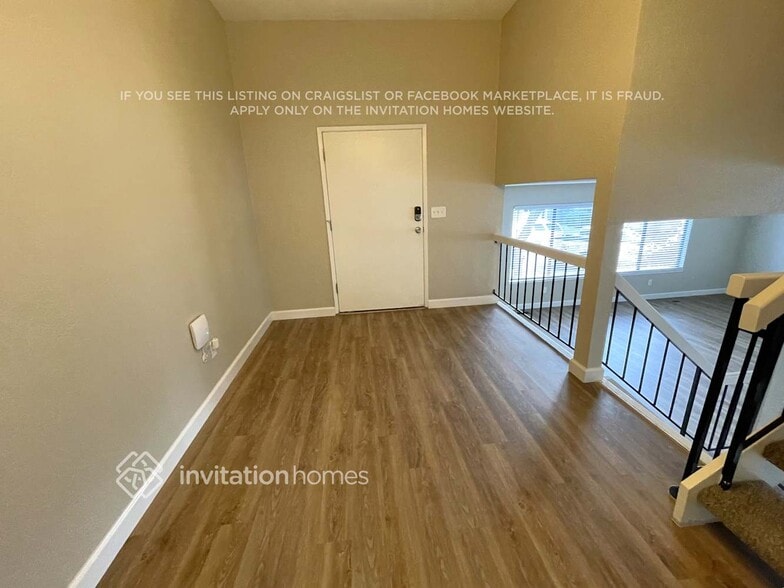 Building Photo - 112 Royal Ct