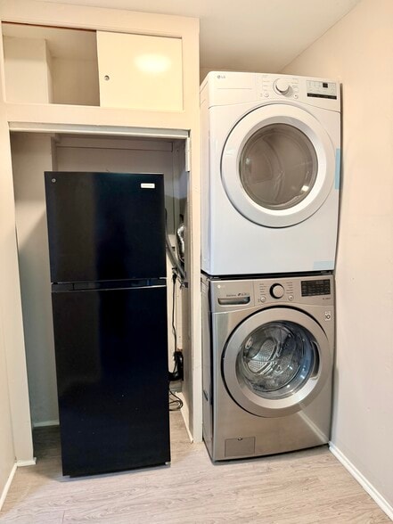 Building Photo - 1542 E Woodbury Rd