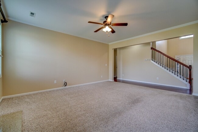 Building Photo - Gorgeous 4/5 BR, 3 BA, 2 Car Garage Home with Fenced Backyard and Large Storage Unit