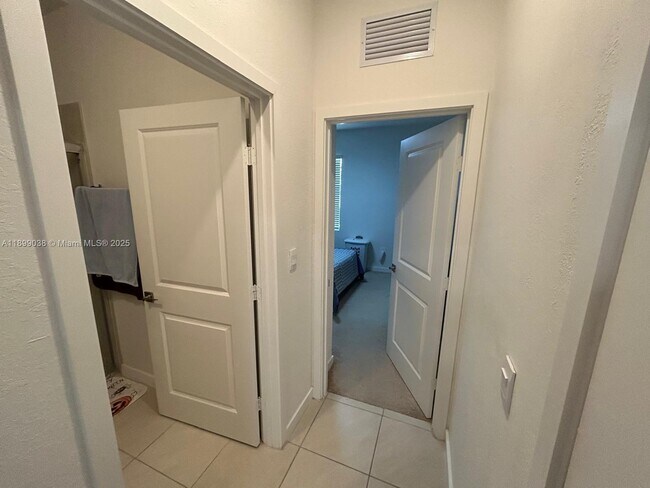 Building Photo - 12937 SW 265th Terrace