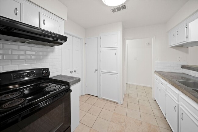 Building Photo - 23114 Earlmist Dr