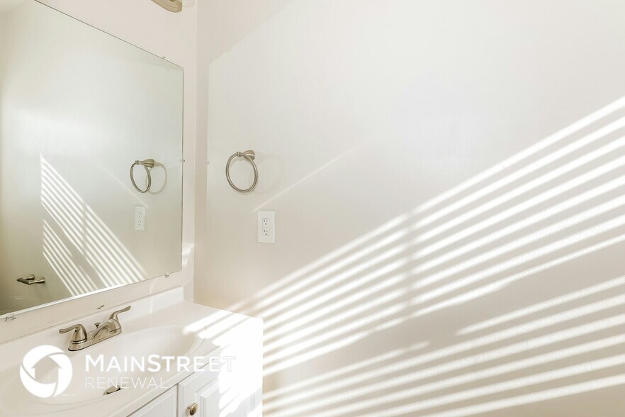 Building Photo - 10057 Tara Glynn Dr