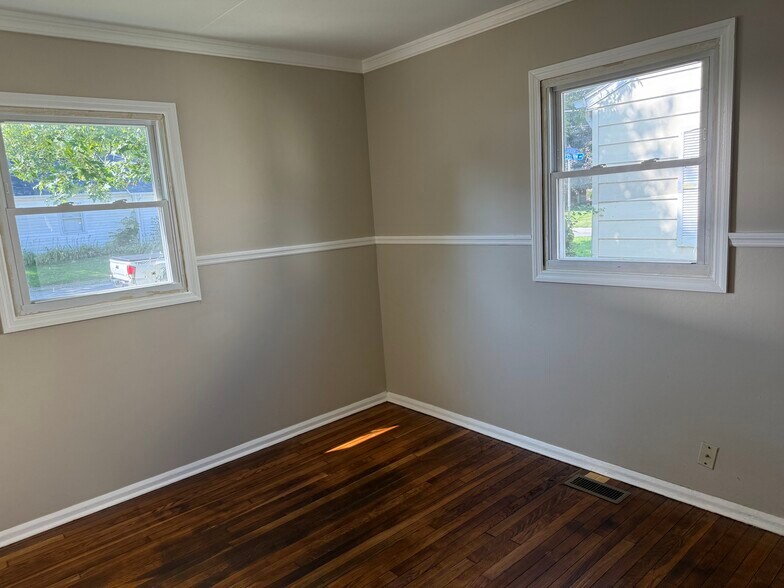 Building Photo - 1420 W Jackson St