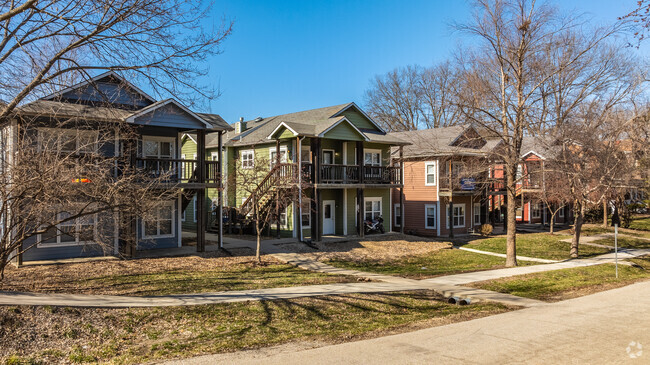 Building Photo - Arkansas Villas