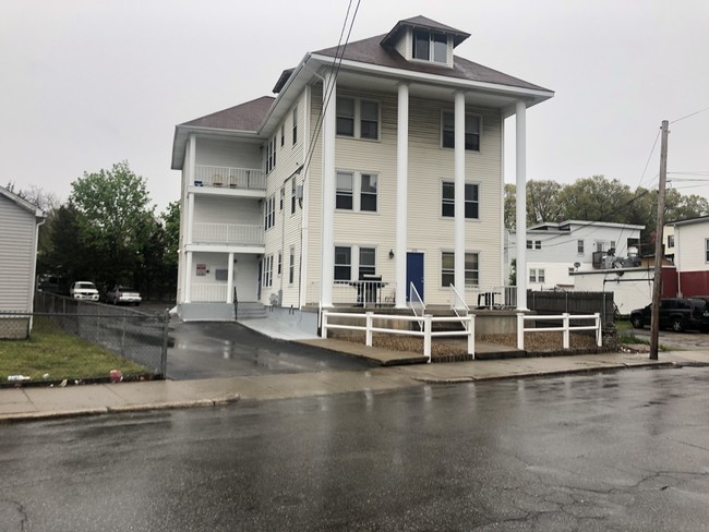 Building Photo - 1st Floor 2BR Pets Allowed Near Cass Park