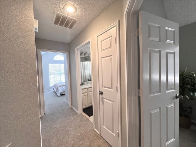 Building Photo - 2109 Acosta Ln