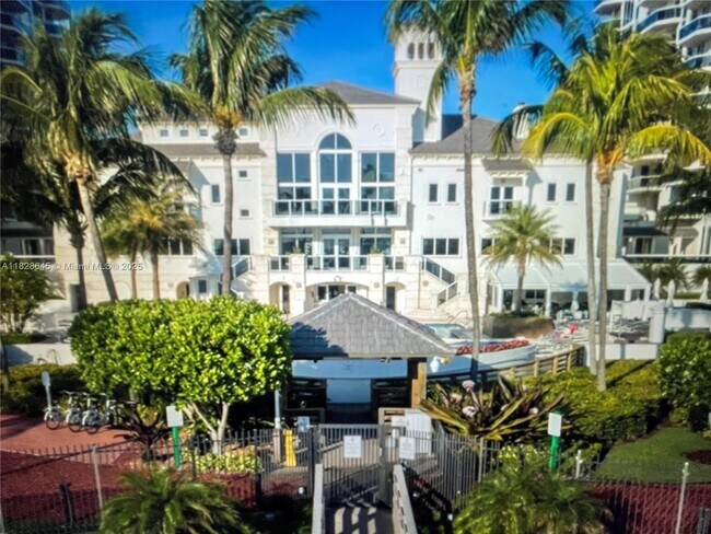Building Photo - 4779 Collins Ave