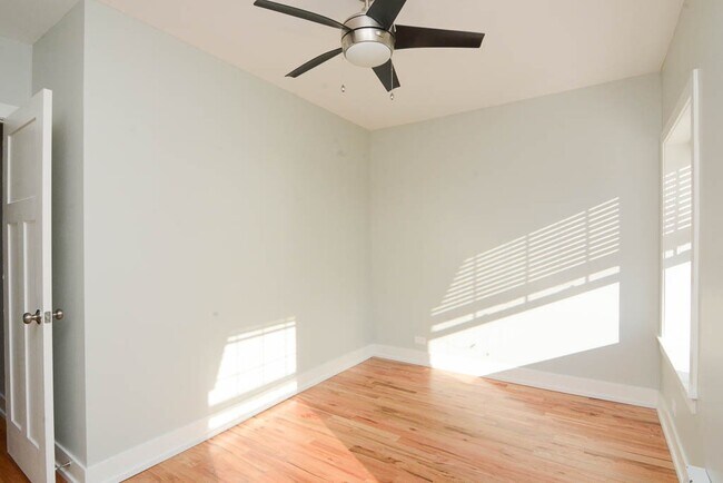 Building Photo - 811 Elm St